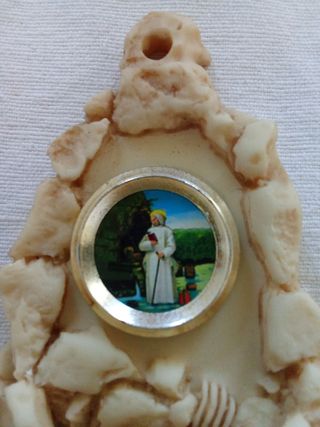 Acquasantiera con immagine sacra