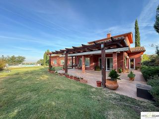 Chalet en venta en Los Cigarrales-La Bastida en Toledo