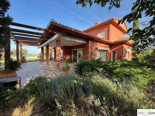 Chalet en venta en Los Cigarrales-La Bastida en Toledo
