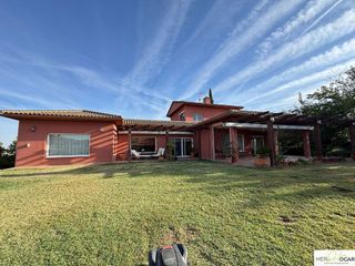 Chalet en venta en Los Cigarrales-La Bastida en Toledo