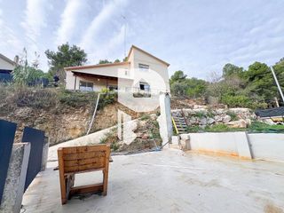 Chalet en venta en Vallirana