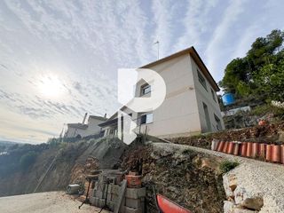 Chalet en venta en Vallirana