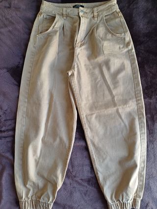 Pantalón Bershka beige mujer