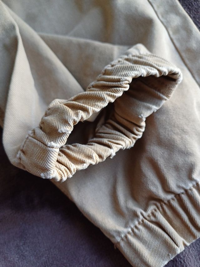 Pantalón Bershka beige mujer