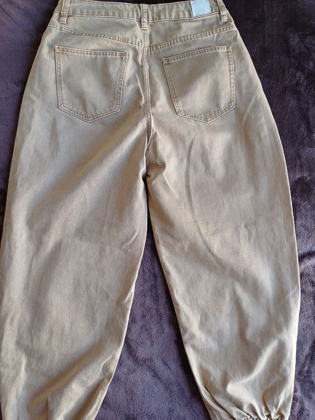 Pantalón Bershka beige mujer