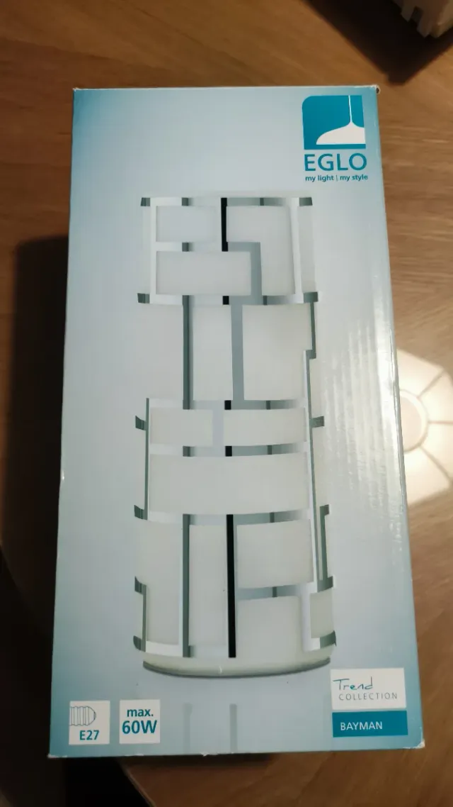 Lámpara sobremesa diseño geométrico