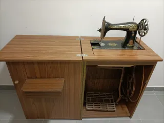 Máquina de coser Singer Esfinge