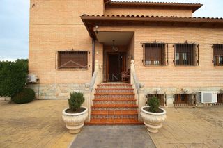 Chalet en venta en Yeles