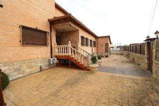 Chalet en venta en Yeles