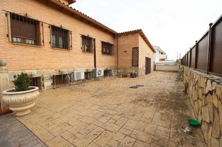 Chalet en venta en Yeles