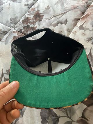 Cappello Obey Nero con Stampa Leopardo