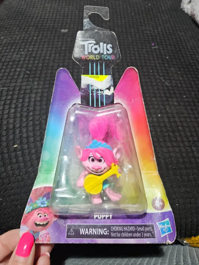 Muñeca Trolls Poppy con guitarra