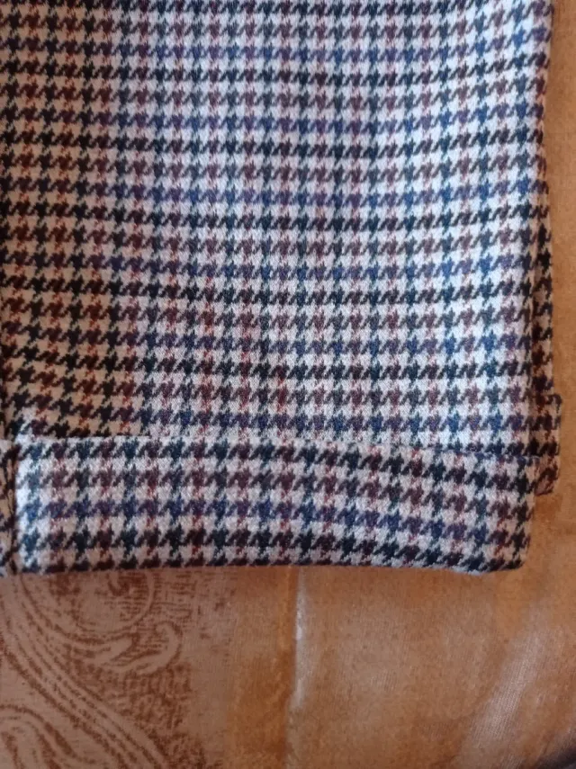 Pantalón pata de gallo estrecho