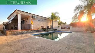 Chalet en venta en Urbanizaciones en Llíria