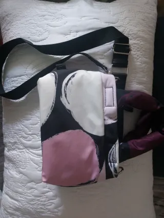 Bolso Parfois pequeño nuevo sin etiquetas.