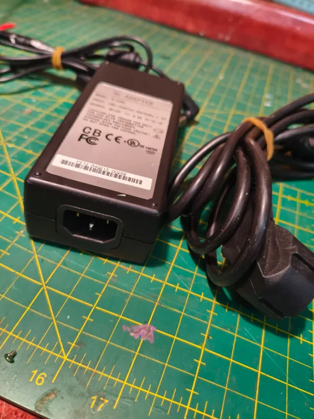 Adaptador Fuente Alimentación 220V AC a 12V DC