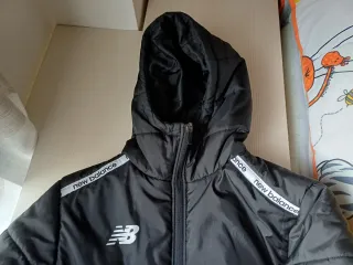 Plumas NB Negro Talla YL = L niño