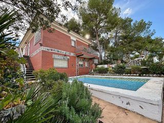 Chalet en venta en Sant Esteve Sesrovires