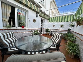 Casa adosada en venta en Lucena