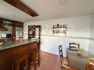 Casa adosada en venta en Lucena