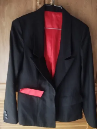 Americana de vestir negra forro rojo Talla S/XS