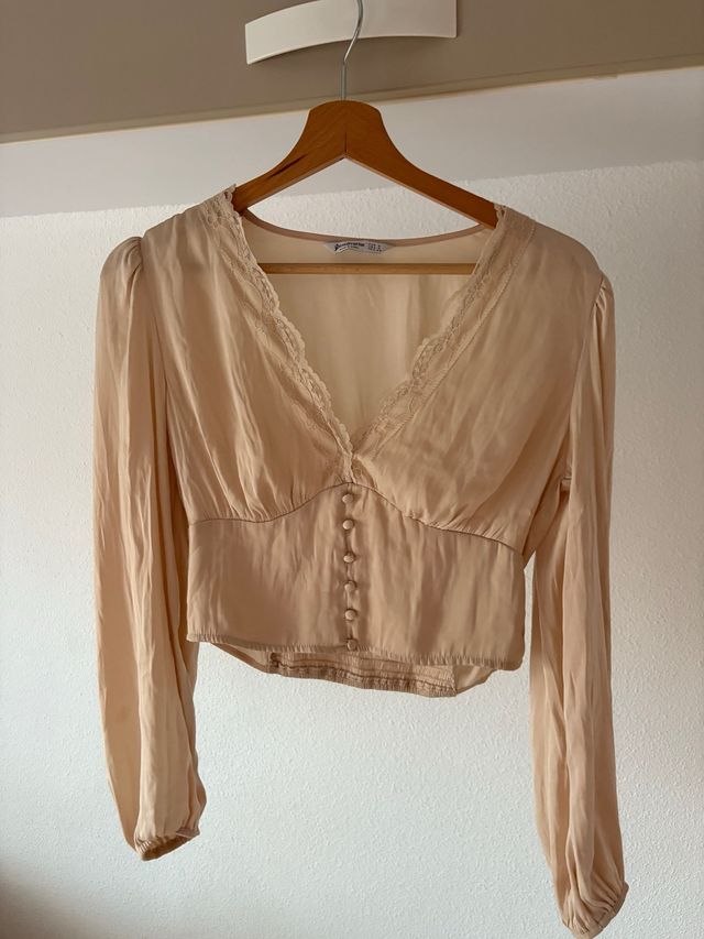 Top Crop Escotado Beige