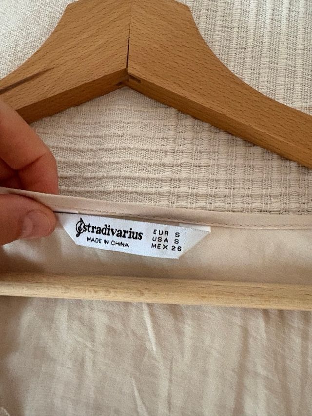 Top Crop Escotado Beige