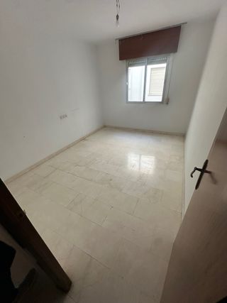 Piso 3 dormitorios, 2 baños, gran salón y cocina