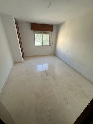 Piso 3 dormitorios, 2 baños, gran salón y cocina