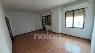 Piso en venta en Yecla