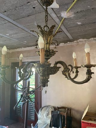 Lámpara de araña antigua de latón