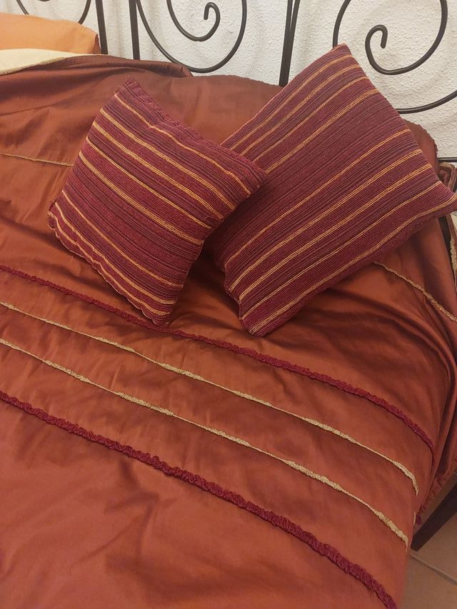 Par de cojines granates 40x40