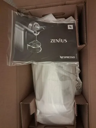 Cafetera Nespresso Zenius Profesional Nueva