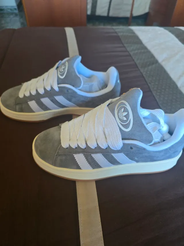 Zapatillas Adidas Campus Grises y Blancas