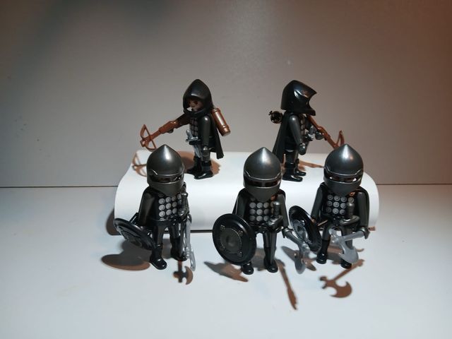 Playmobil 5 Guerreros Negros