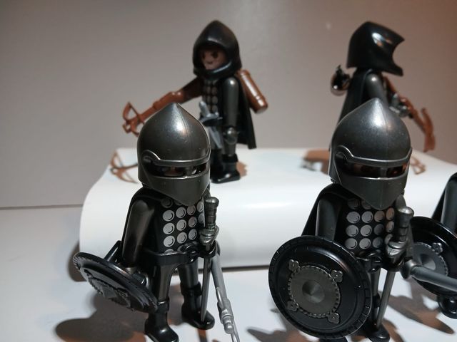 Playmobil 5 Guerreros Negros