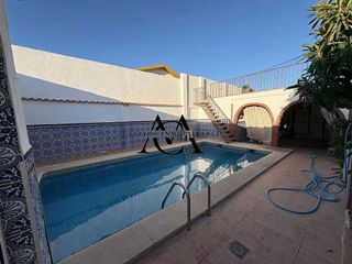 Chalet en venta en Lucena