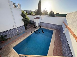 Chalet en venta en Lucena