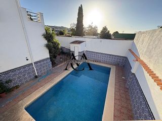 Chalet en venta en Lucena