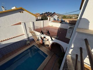 Chalet en venta en Lucena