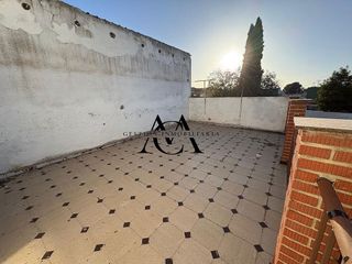 Chalet en venta en Lucena