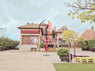 Chalet en venta en Campo Real