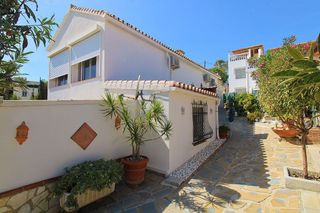 Chalet en venta en El Faro de Calaburra - Chaparral en Mijas