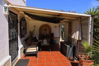 Chalet en venta en El Faro de Calaburra - Chaparral en Mijas