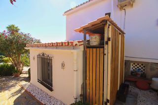 Chalet en venta en El Faro de Calaburra - Chaparral en Mijas