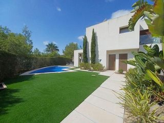 Chalet en venta en Campos de Golf - Villa Martin - Los Dolses en Orihuela