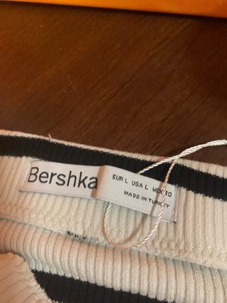 Conjunto Bershka Jersey y Falda Rayas