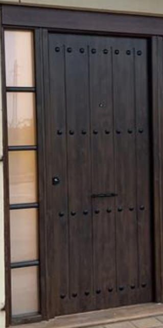 Puerta exterior rústica nogal metálica