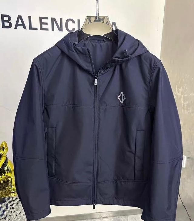 Chaqueta con capucha azul marino
