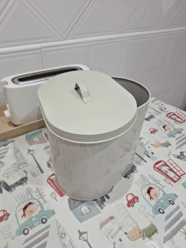 Bote para comida de perro